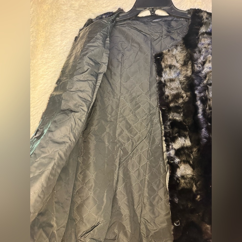 ✨ NWT Genuine Mink Fur Jacket with Leather Trim ✨ - Picture 5 of 6